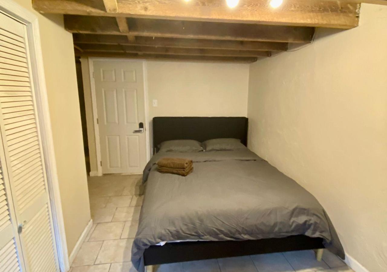 Historic Townhouse Oasis With En-Suite Bathroom Φιλαδέλφεια Δωμάτιο φωτογραφία