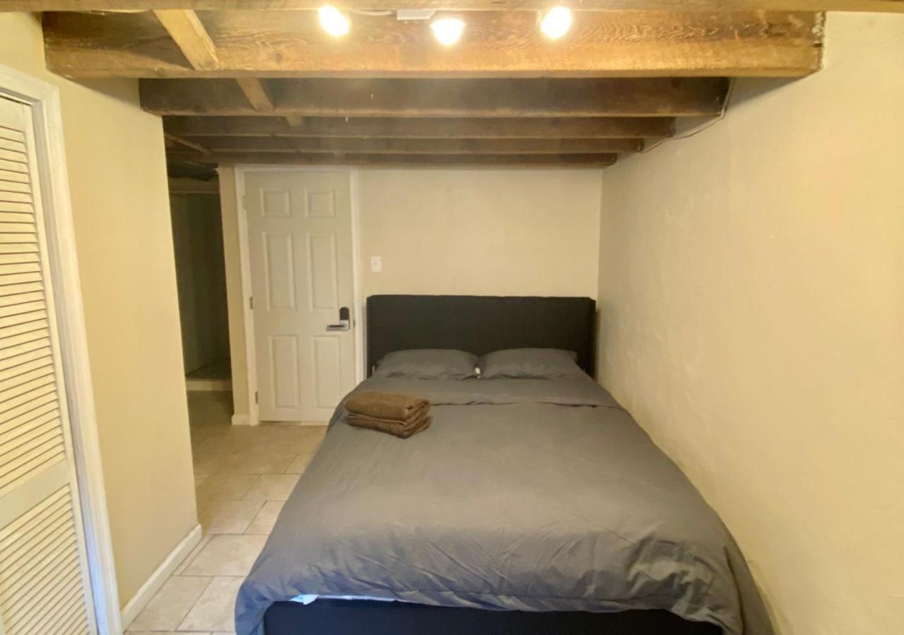 Historic Townhouse Oasis With En-Suite Bathroom Φιλαδέλφεια Δωμάτιο φωτογραφία